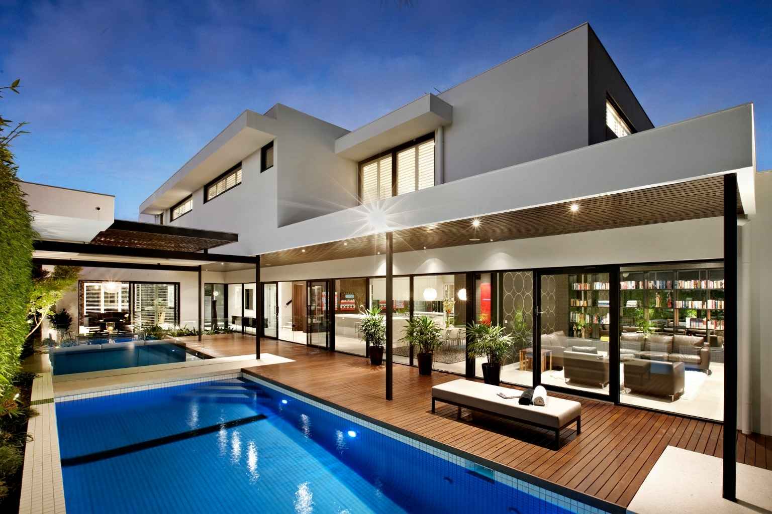 compare home insurance policies for the best value in texas